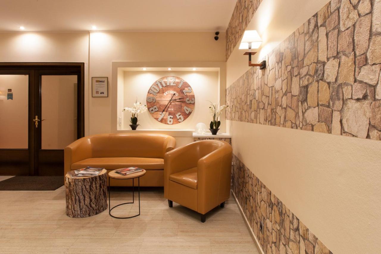Hotel Angerland Garni ラーティンゲン エクステリア 写真