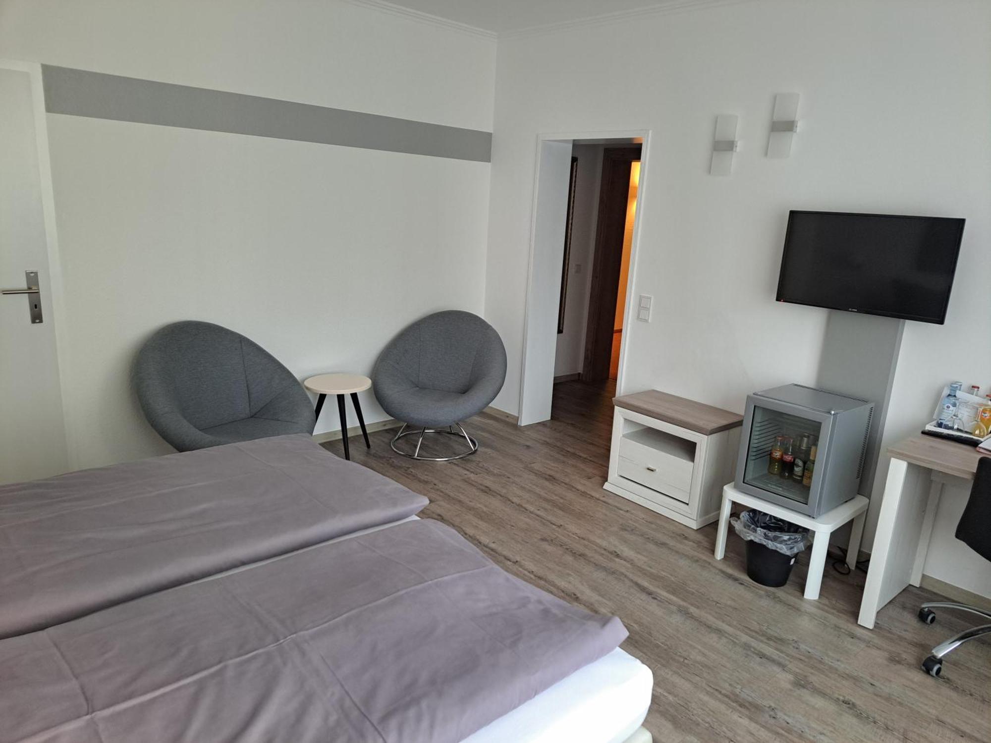 Hotel Angerland Garni ラーティンゲン エクステリア 写真