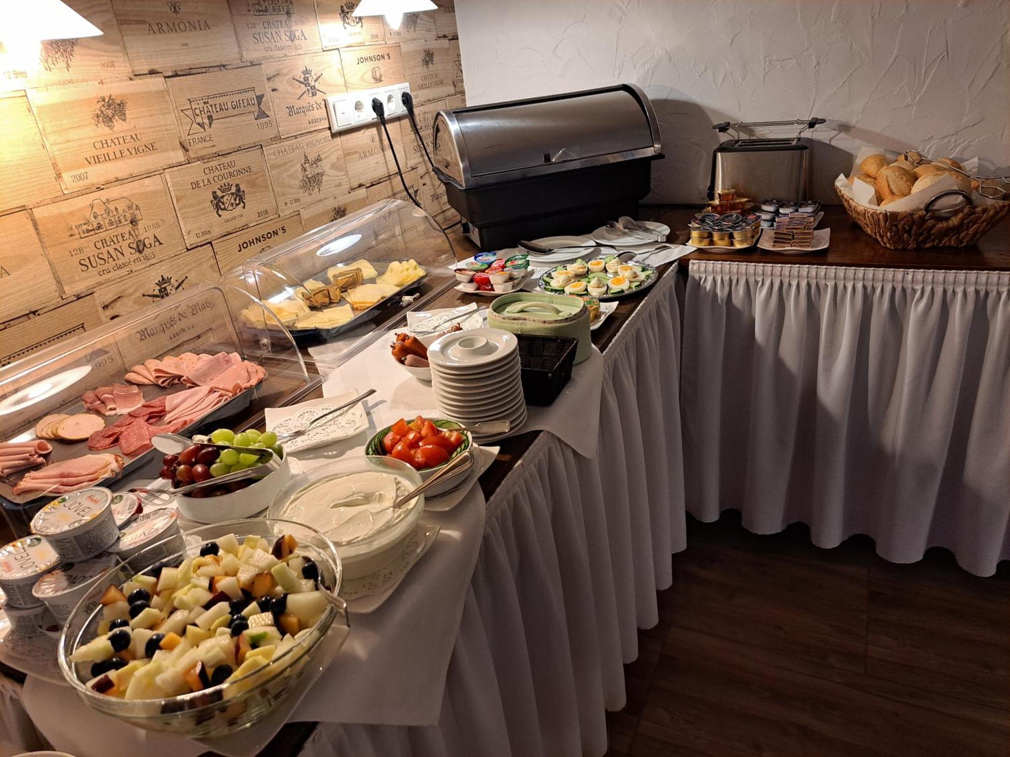 Hotel Angerland Garni ラーティンゲン エクステリア 写真